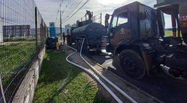 Notícia - Casan envia caminhões de água potável de Criciúma para o RS