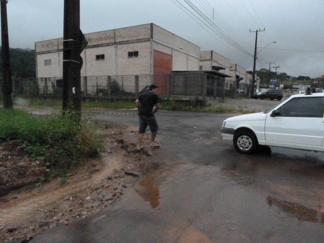 Acostamento causa transtornos no bairro Brasília - Cotidiano - 4oito