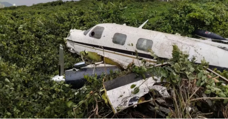 Avião cai em Navegantes/ Foto: CBMSC/ Divulgação: 4oito