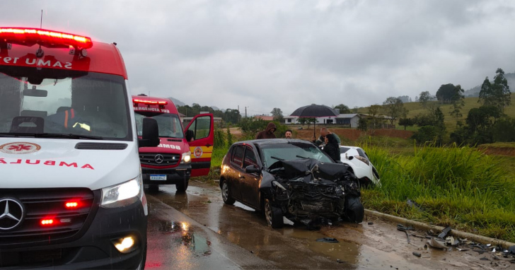 Grave colisão na SC-390 deixa vítima fatal e feridos no Sul de SC I Foto: Divulgação/4oito