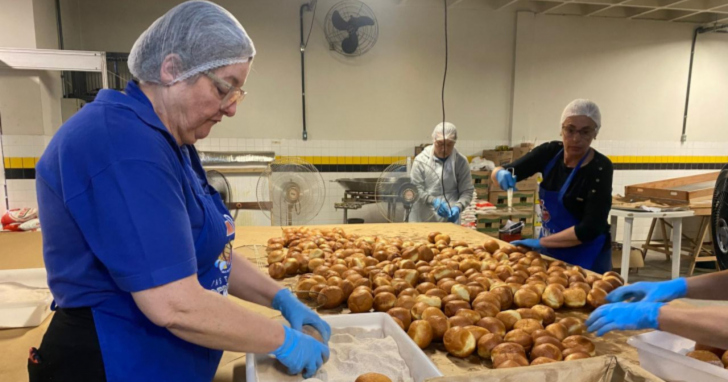 Fábrica de Sonhos começou a produção às 3h30 da manhã e já soma mais de 20 mil unidades desde a estreia | Foto: Enio Biz/4oito