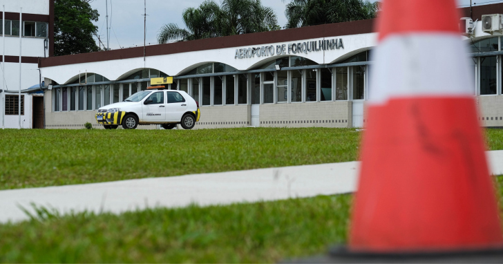 Azul pediu melhorias na estação meteorológica do Aeroporto Diomício Freitas, em Forquilhinha | Foto: José Demathé/4oito