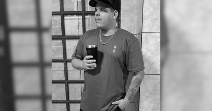 Jovem de 28 anos morreu em acidente após colidir contra caminhão | Foto: Reprodução/Nd+/4oito