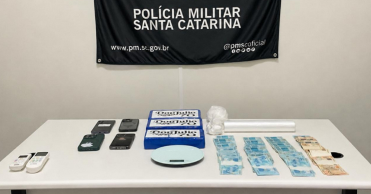 Mais de 3 kg de cocaína foram apreendidos pela PM | Divulgação/PMSC/4oito