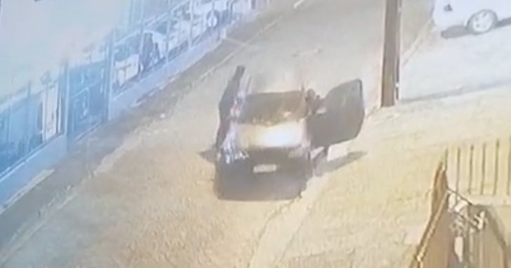 Carro é furtado no bairro Pinheirinho | Foto: Divulgação/4oito