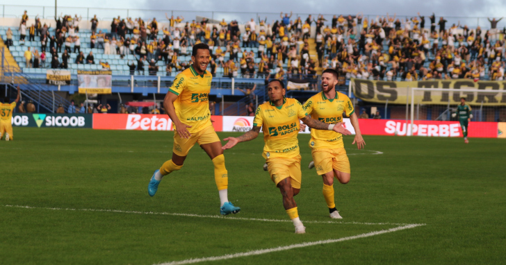 Criciúma bateu o Avaí na Ressacada, contou com gols de Otero e Fellipe Mateus e voltou para casa com os três pontos I Foto: Celso da Luz/4oito