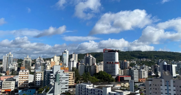 Criciúma começa a segunda com tempo bom, mas há possibilidade de chuva passageira durante a tarde | Foto: Arquivo/4oito