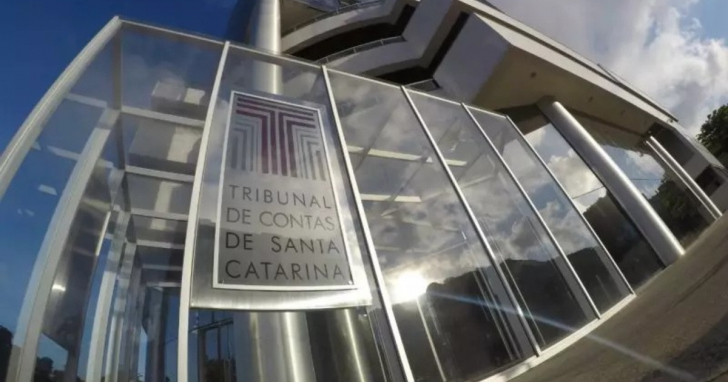 Órgão suspendeu os pagamentos dos contratos após indícios de modelo de contratação irregular | Foto: Divulgação/TCE