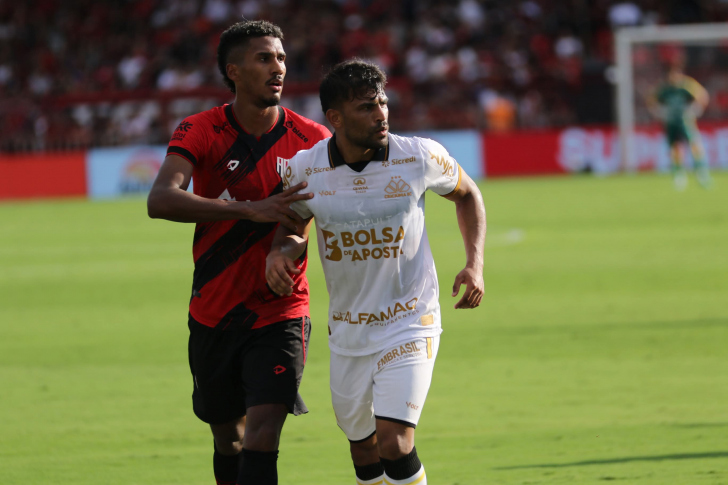 Criciúma sofreu quatro gols e foi derrotado pelo Atlético-GO em Goiânia | Foto: Celso da Luz/ Assessoria de imprensa