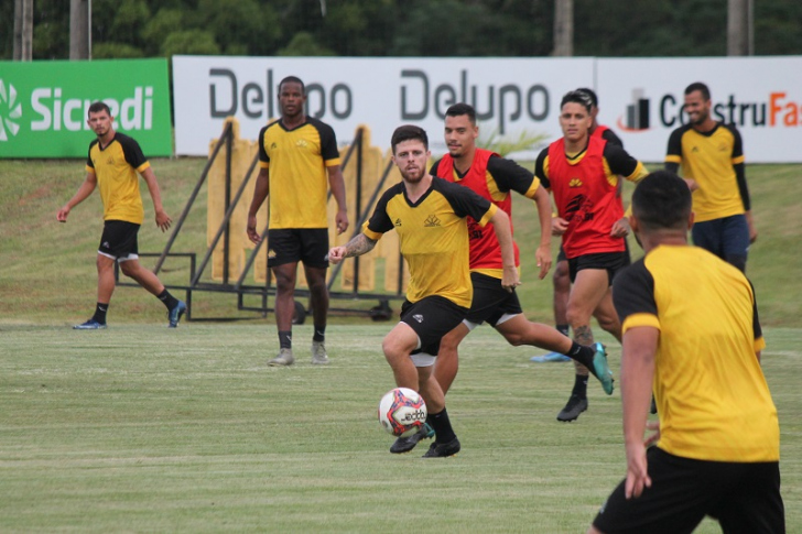 Último treino para o confronto foi na quarta-feira (Foto: Celso da Luz / Criciúma EC)