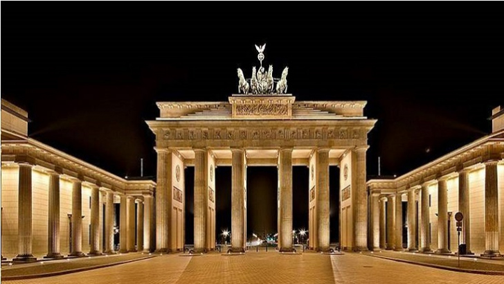 O Portão de Brandemburgo é um dos maiores cartões postais da Alemanha, fica em Berlim / Foto: Reprodução
