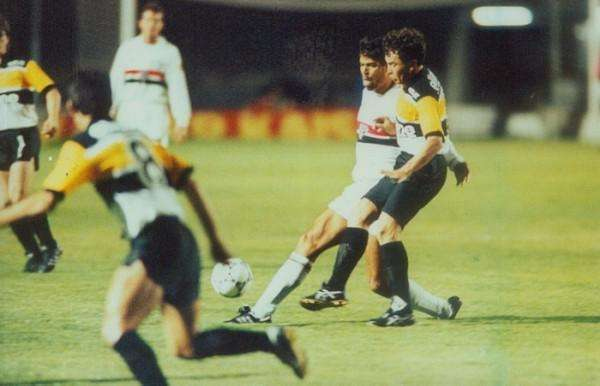 Tigre eliminou o São Paulo em 1990 e encontrou o Tricolor Paulista na Libertadores dois anos depois (Foto: Arquivo / Divulgação)