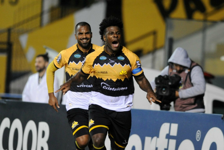 Sandro destacou-se, especialmente, pelos gols marcados com a camisa do Tigre (Foto: Arquivo / Caio Marcelo / Criciúma EC)