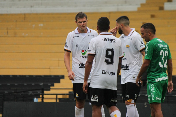 Contra a Chapecoense, Tigre conheceu a segunda derrota na temporada (Foto: Celso da Luz / Criciúma EC)