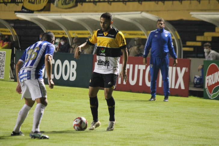 Gabriel Silva tem 13 jogos pelo Tigre e um gol marcado (Foto: Celso da Luz / Criciúma EC)