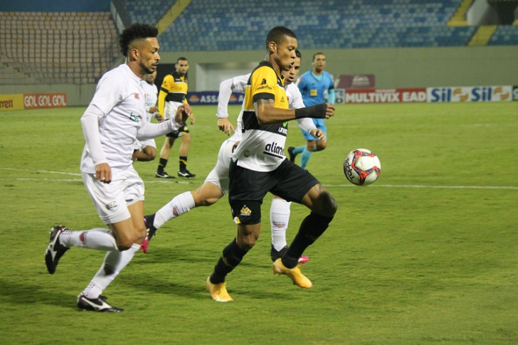 No primeiro turno, times não saíram do zero na Arena Barueri (Foto: Celso da Luz / Criciúma EC)