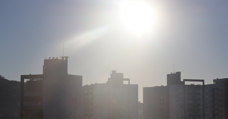 Segunda-feira iniciou com sol e 12°C em Criciúma - Foto: Davi Brabos/4oito