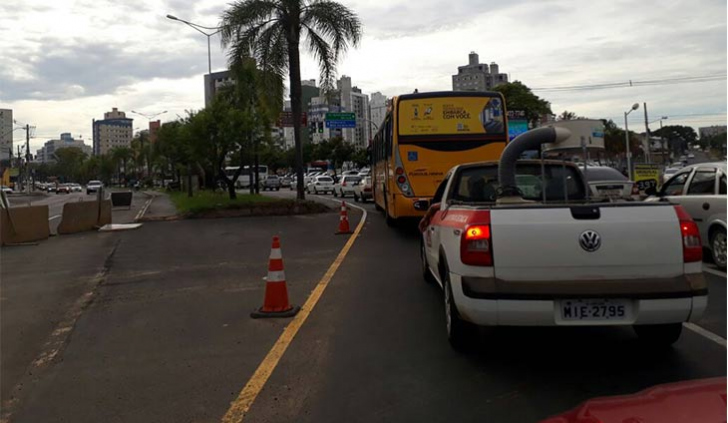 Avenida Centenário por volta das 8h da manhã de hoje (foto: Denis Luciano)