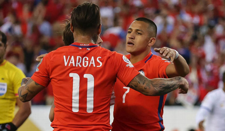Vargas e Sánchez marcaram duas vezes cada