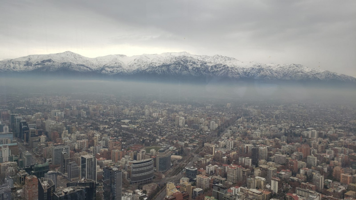 Vista de Santiago do mirante Sky Costanera