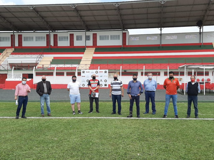 Vistoria da FCF no estádio Mário Balsini, em Criciúma / Divulgação