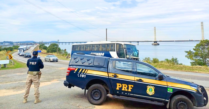 Sentido norte e sul somam 15 km de filas | Foto: PRF/4oito