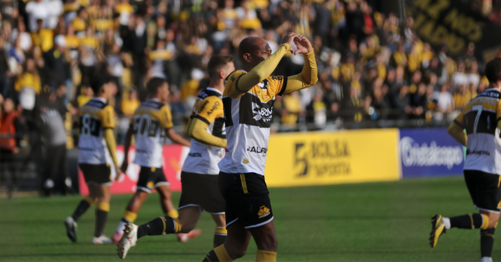 Atacante de 36 anos é um dos únicos três do Tigre que jogou todos os jogos da Série B  | Foto: Celso da Luz/Criciúma