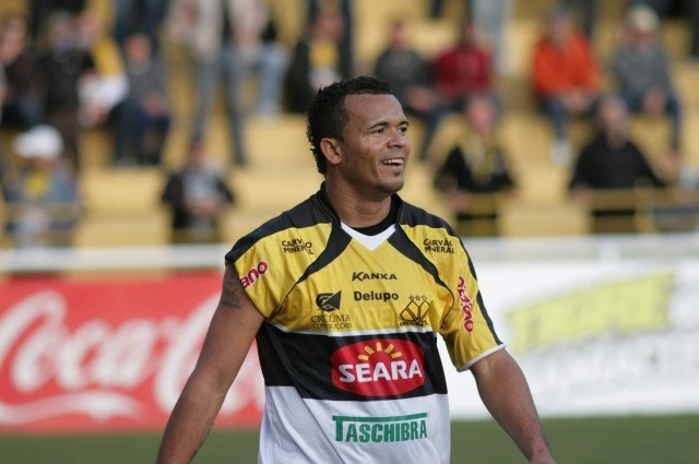 Zé Carlos fez 67 gols pelo Criciúma, um dos principais nomes da década / Foto: CBF