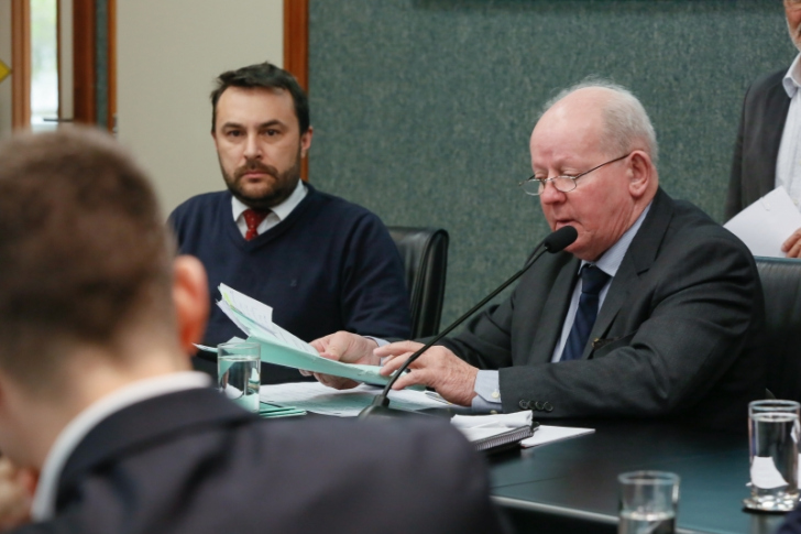 Deputados Marcius Machado e Marcos Vieira na Comissão de Finanças da Alesc / Foto: Bruno Collaço / Agência AL