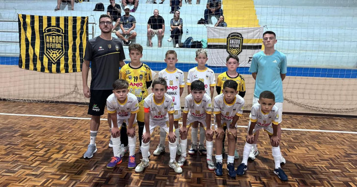 Atletas se destacam em quadra e colocam Cocal do Sul no topo da tabela I Foto: Divulgação/4oito