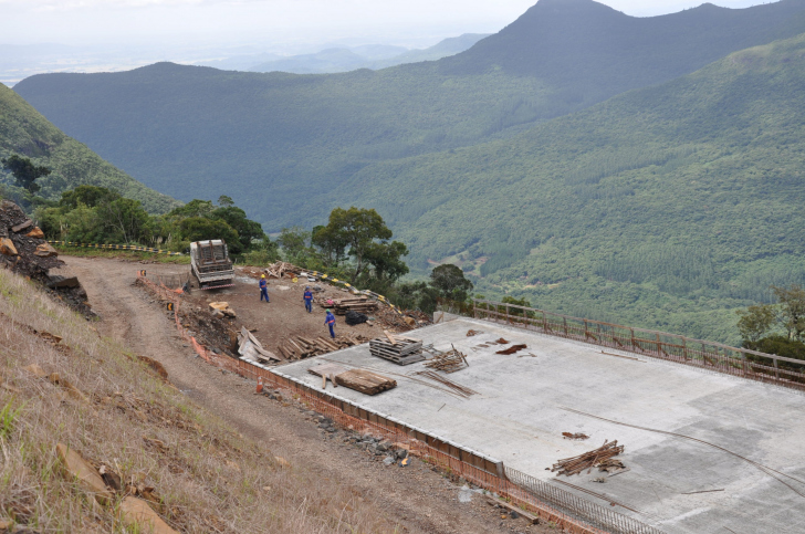 Viaduto em obras no alto da Serra da Rocinha, na BR-285 / Divulgação