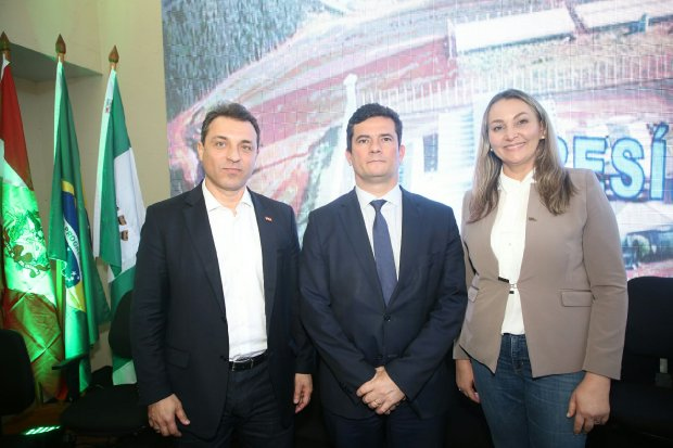 Governador com o ministro Moro e a vice-governadora Daniela Reinehr / Fotos: James Tavares / Secom