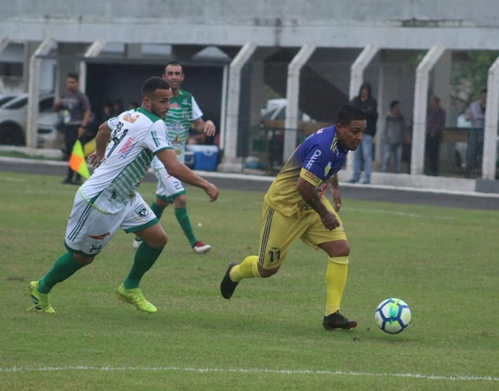 Cocal do Sul e Mãe Luzia em um dos jogos deste domingo / Foto: Emili Amaral / Especial