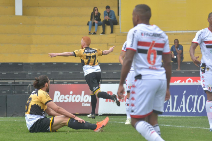 Foguinho fez o gol do Criciúma / Foto: Lucas Colombo / Tribuna de Notícias