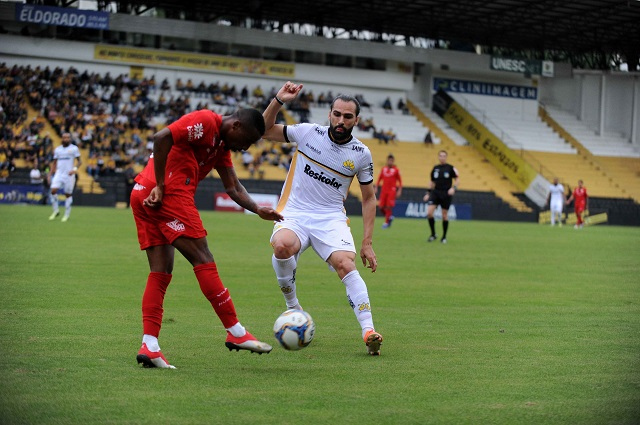 Léo Gamalho fez o gol do Criciúma / Fotos: Caio Marcelo / Criciúma EC