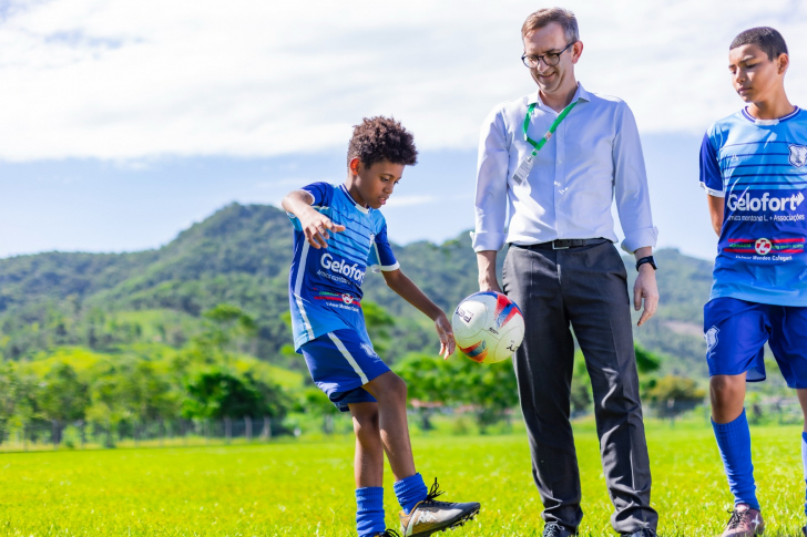 Escolinha Canoas de Futebol, de Gravatal, foi um dos projetos beneficiados em 2023 (Foto: Divulgação)