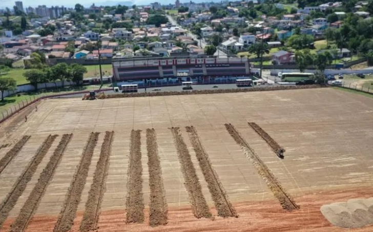 Estádio Mário Balsini ainda sem o gramado / EC Próspera / Divulgação