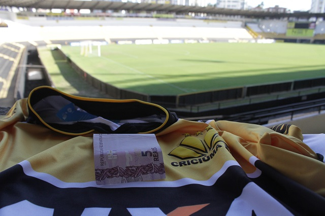 Criciúma com ingressos a R$ 5 para o jogo decisivo da temporada / Foto: Guilherme Hahn / A Tribuna