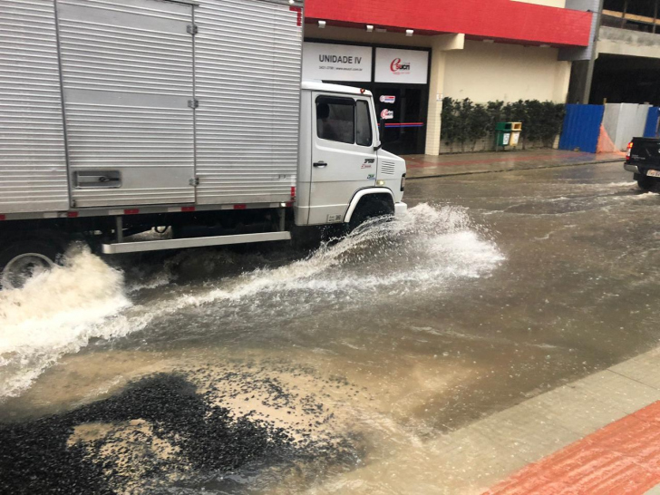 Rua Gonçalves Ledo, onde se localiza a Esucri / Foto: Jotha Del Fabro / 4oito