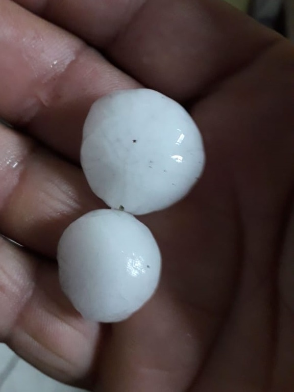 Granizo que caiu em bairros de Passo de Torres / Divulgação