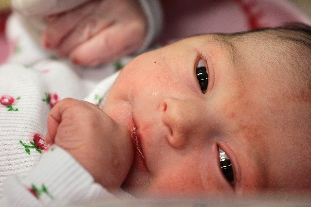 Esther, o primeiro bebê que nasceu no novo HMISC / Fotos: A Tribuna / Arquivo