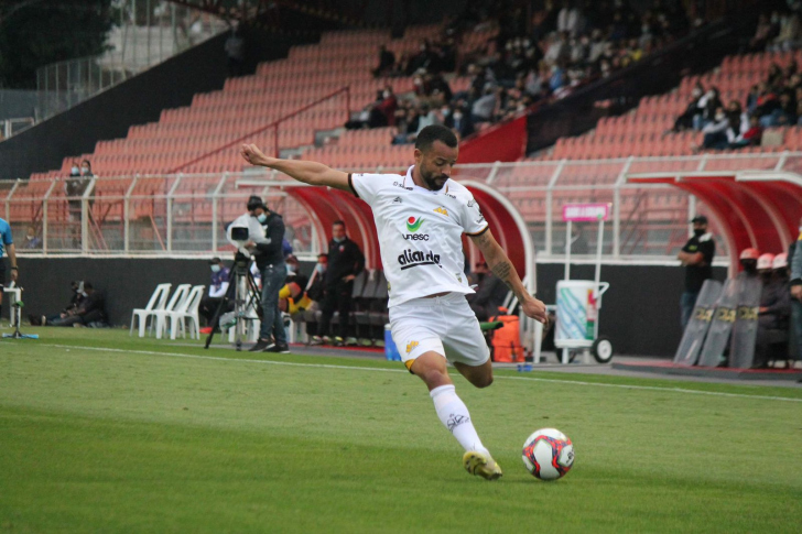 Hélder sofre fratura e deverá desfalcar o Criciúma até na arrancada da Série B do Brasileiro / Fotos: Celso da Luz / Criciúma EC