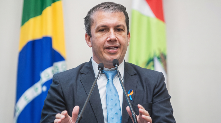Camilo Martins foi reeleito com 63.933 votos e aparece entre os nomes cotados para presidir a Alesc | Foto: Divulgação/4oito