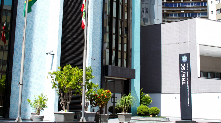 TRE-SC emitiu nota para explicar os efeitos da prorrogação do horário de votação no estado | Foto: Divulgação/4oito