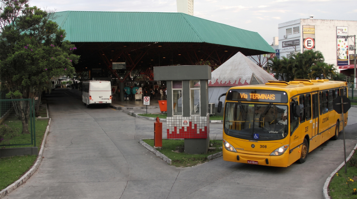 Transporte coletivo funcionará com horários de domingo na segunda-feira | Foto: Divulgação/4oito