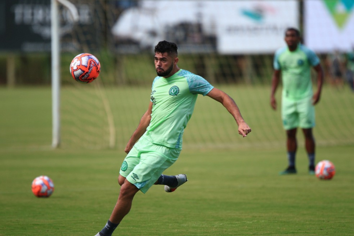 Lourency, da Chapecoense. O Criciúma de olho nele