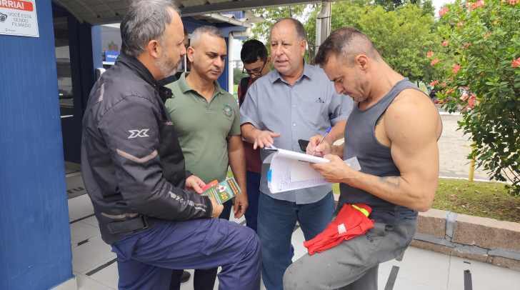 Representantes dos trabalhadores e das empresas voltam a discutir a convenção coletiva na próxima segunda-feira | Foto: Divulgação/4oito