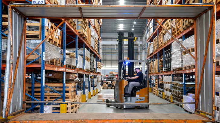 Trabalhadores estrangeiros já ocupam diferentes funções em empresas catarinenses | Foto: Lucas Mackowieski/4oito