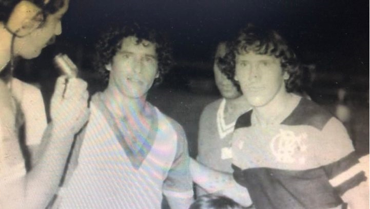Mica com Zico em histórico amistoso em Criciúma no começo de 1982