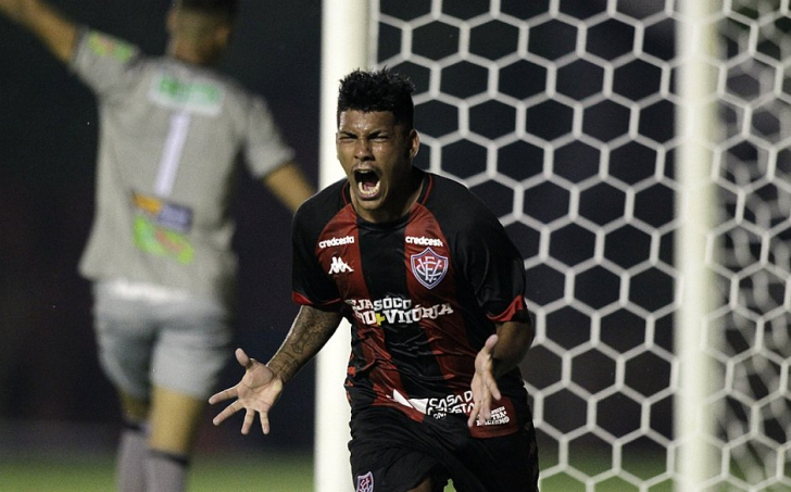 Nickson comemorando gol pelo Vitória na abertura da temporada 2020 / Divulgação